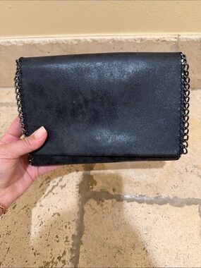 Chelsea28 Black Chain-Trim Wristlet Clutch